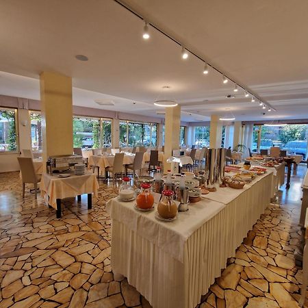 Park Hotel Castello Finale Ligure Buitenkant foto